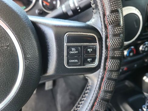 Used 2017 Jeep Wrangler Unlimited Sahara w/ Connectivity Group image 22