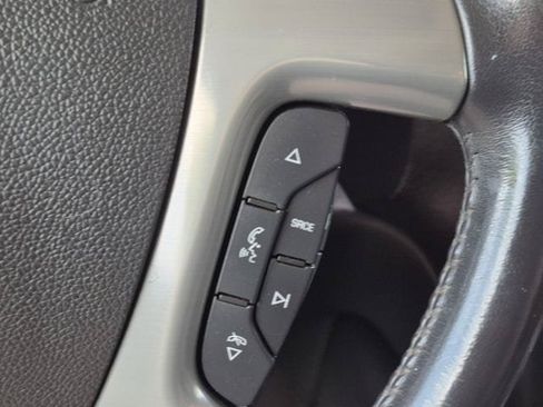 Used 2011 Chevrolet Avalanche LT w/ Suspension Package, Off-Road AWD/4WD image 12