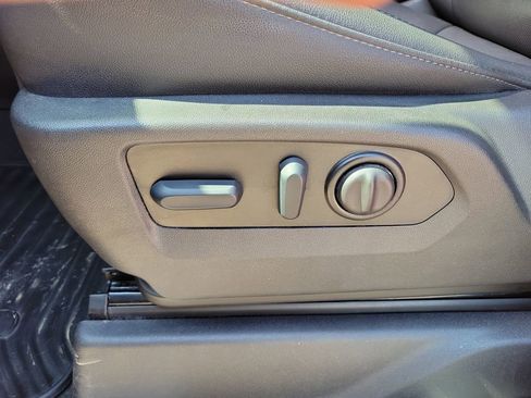 Used 2022 Chevrolet Silverado 2500 LTZ w/ LTZ Plus Package image 18