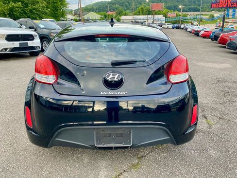 Used 2016 Hyundai Veloster FWD image 6