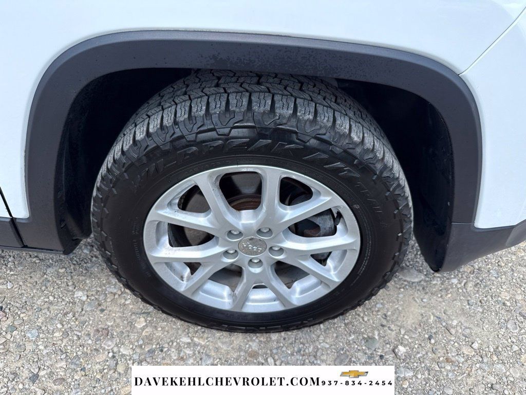 Used 2014 Jeep Cherokee Latitude FWD image 9
