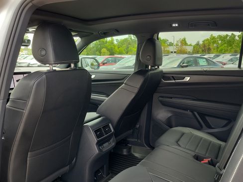 Used 2024 Volkswagen Atlas Cross Sport SEL AWD/4WD image 14