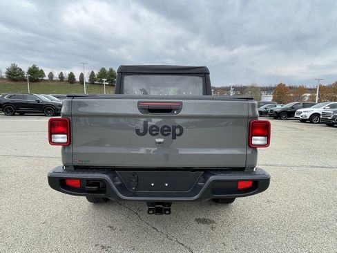Used 2022 Jeep Gladiator Sport w/ Trailer Tow Package image 4