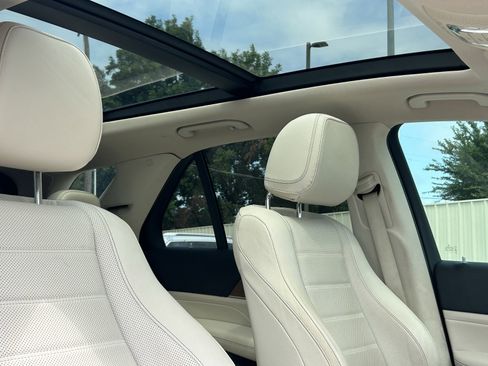 Used 2021 Mercedes-Benz GLE 450 4MATIC image 22