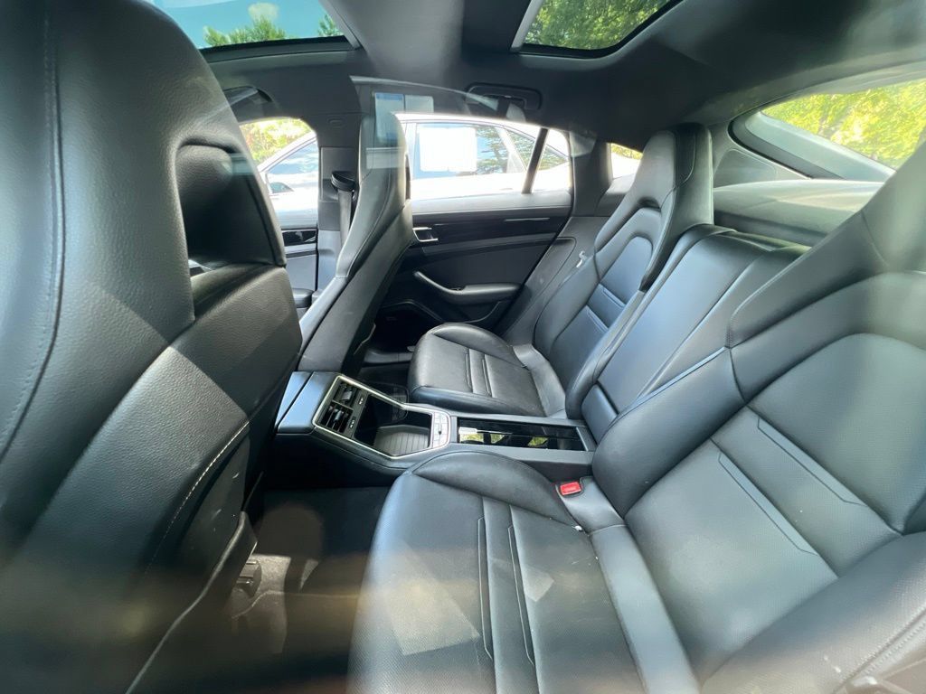 Used 2017 Porsche Panamera 4 AWD/4WD image 10