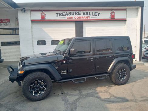 Used 2018 Jeep Wrangler Unlimited Sport AWD/4WD image 2