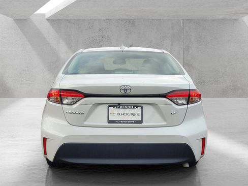 Used 2024 Toyota Corolla LE image 5