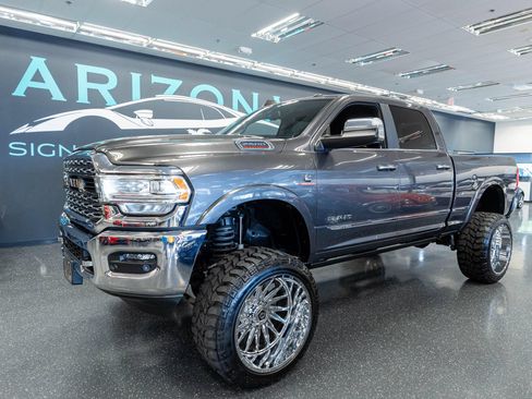 Used 2022 RAM 2500 Limited AWD/4WD image 1