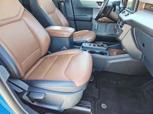 Used 2022 Ford Maverick Lariat w/ Lariat Luxury Package FWD image 13