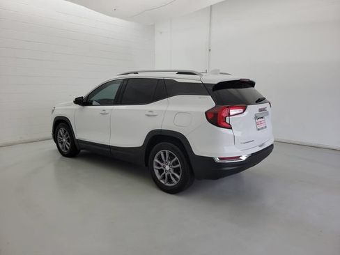 Used 2024 GMC Terrain SLT FWD image 7