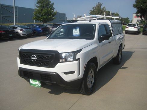 Used 2024 Nissan Frontier S RWD image 4
