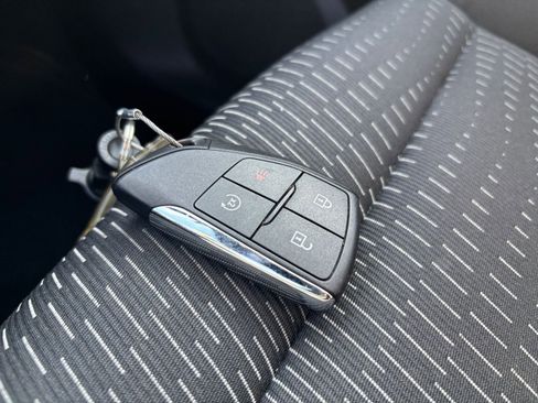 Used 2025 Chevrolet Equinox LT image 18