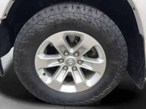 Used 2022 RAM 1500 Laramie AWD/4WD image 29