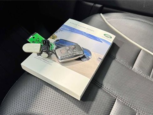 Used 2017 Land Rover Range Rover Sport SVR image 31