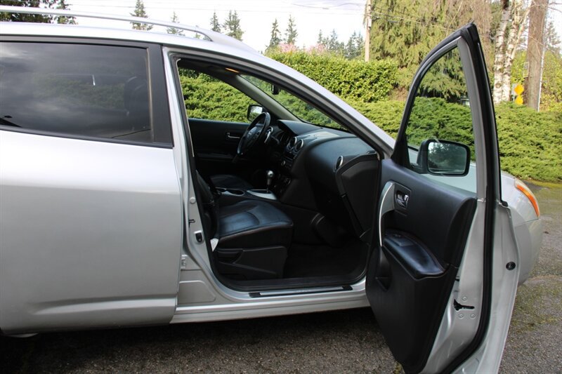 Used 2009 Nissan Rogue SL w/ Premium Pkg AWD/4WD image 14