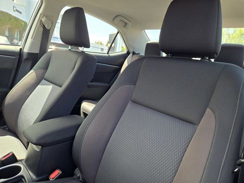 Used 2018 Toyota Corolla LE FWD image 15