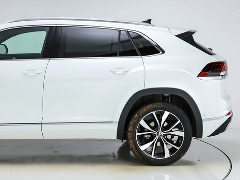 New 2026 Volkswagen Atlas Cross Sport SEL Premium R-Line image 4