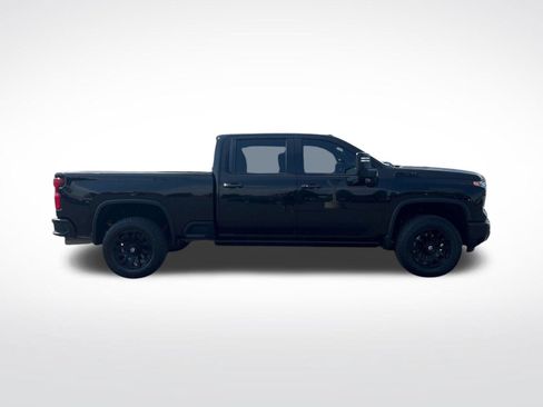 Used 2024 Chevrolet Silverado 2500 LTZ w/ LTZ Plus Package AWD/4WD image 2