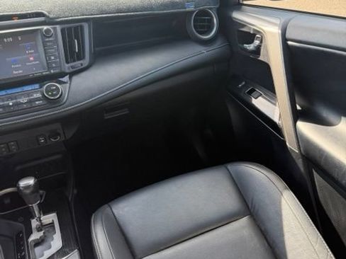 Used 2018 Toyota RAV4 Limited w/ Carpet Mat Package FWD image 12