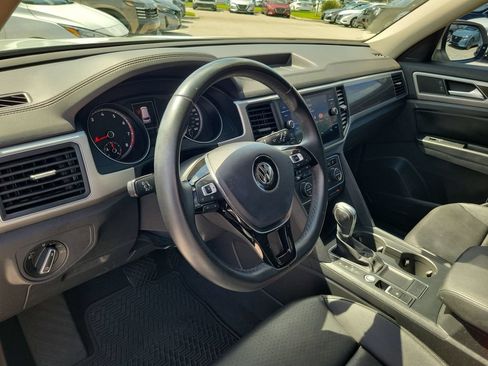 Used 2019 Volkswagen Atlas SE w/ Towing Package FWD image 17