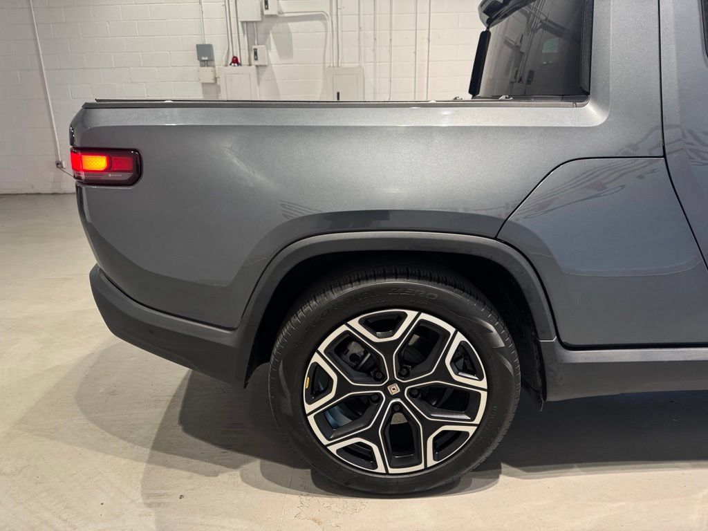 Used 2024 Rivian R1T Adventure Dual AWD/4WD image 8