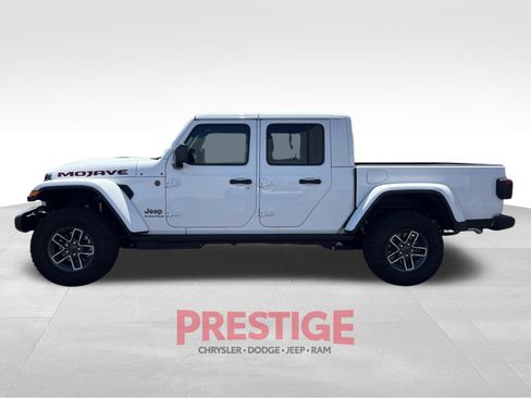 Used 2026 Jeep Gladiator Mojave w/ Safety Group AWD/4WD image 9