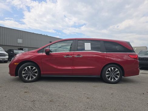Used 2024 Honda Odyssey EX-L image 11