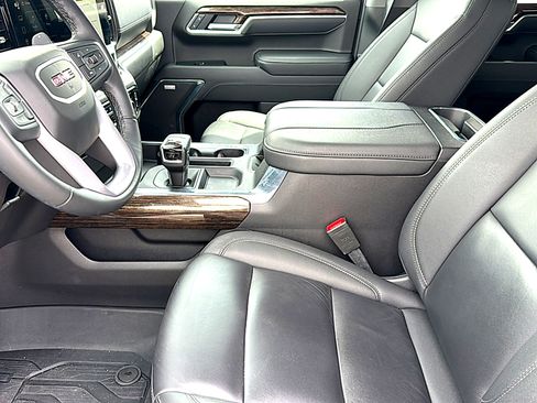 Used 2025 GMC Sierra 1500 Elevation w/ Elevation Premium Package image 13