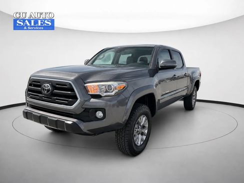 Used 2018 Toyota Tacoma SR5 AWD/4WD image 3