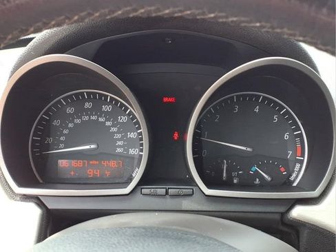 Used 2003 BMW Z4 2.5i RWD image 10