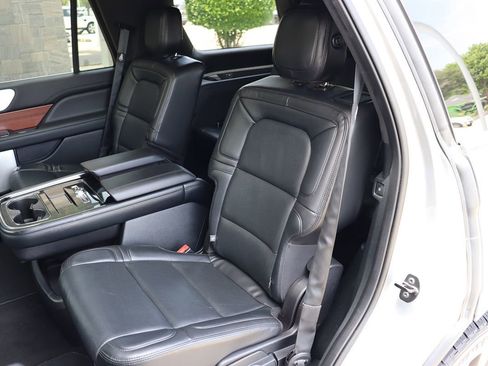 Used 2020 Lincoln Navigator Reserve w/ Luxury Package image 48