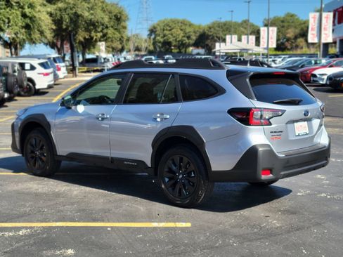 Used 2025 Subaru Outback Onyx Edition image 6