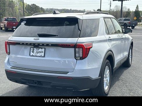 New 2026 Ford Explorer Active image 7