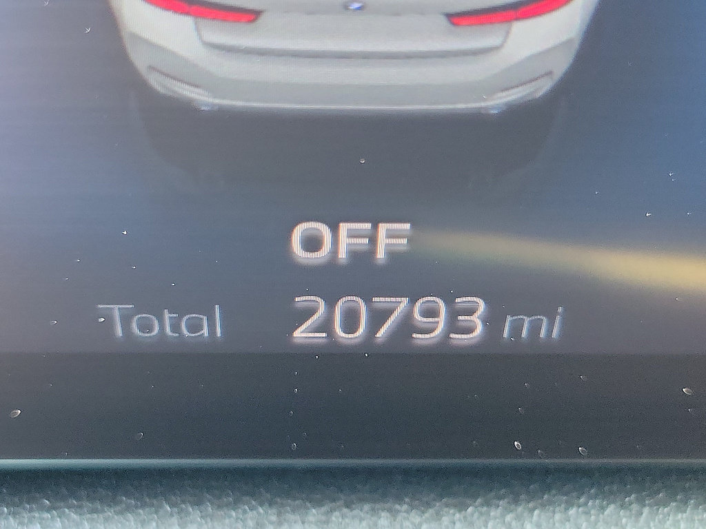 Used 2024 BMW 330i Sedan w/ Convenience Package RWD image 28