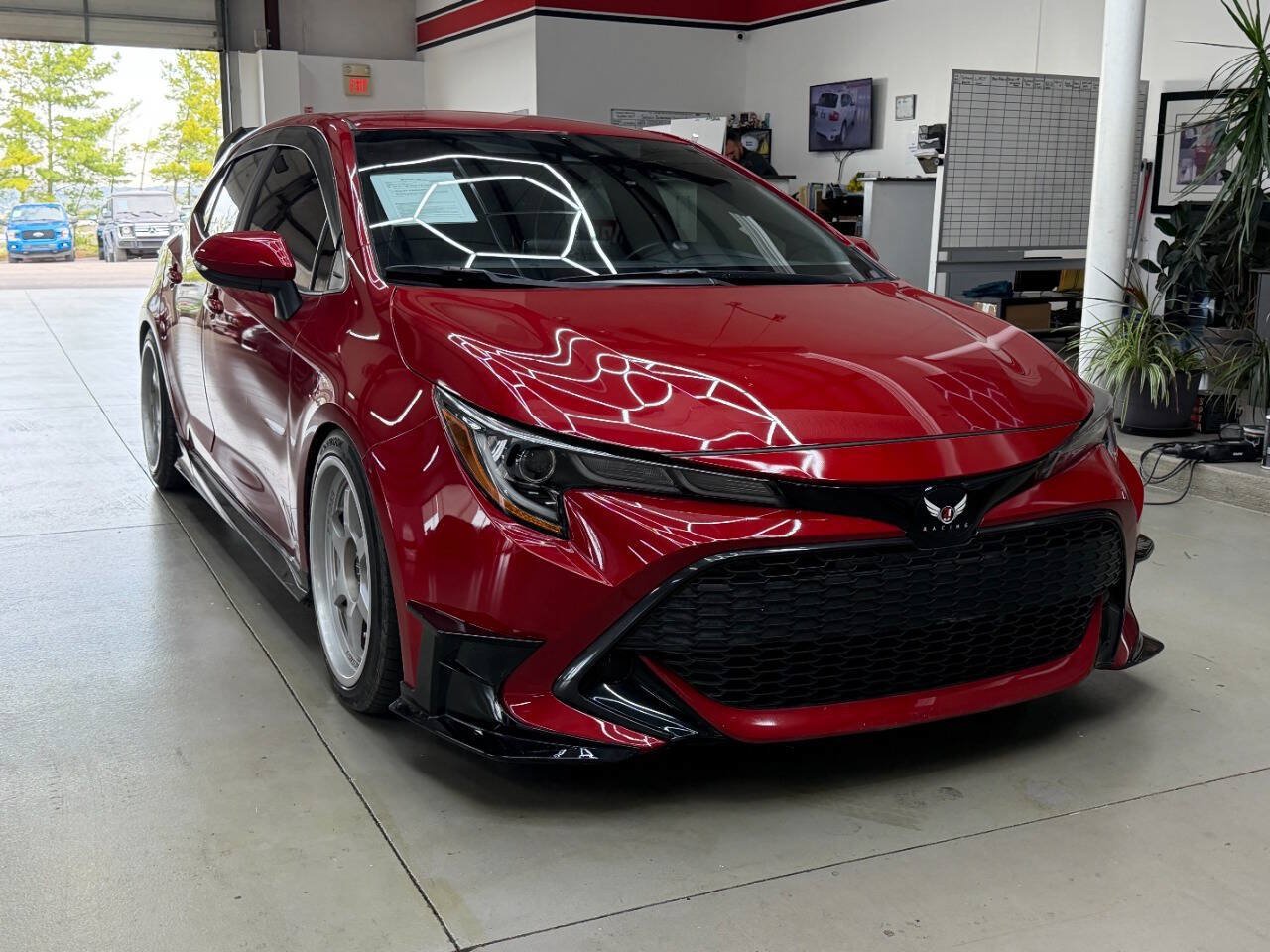 Used 2021 Toyota Corolla SE w/ Special Edition FWD image 1