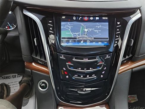 Used 2020 Cadillac Escalade Premium Luxury w/ Escalade Sport Edition image 28