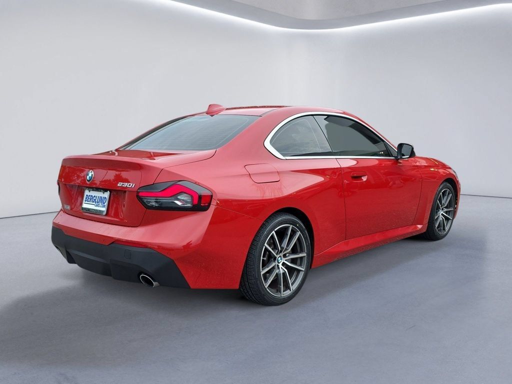 Used 2022 BMW 230i Coupe w/ Convenience Package RWD image 4