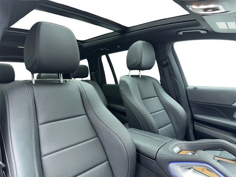 Used 2025 Mercedes-Benz GLS 450 4MATIC image 53