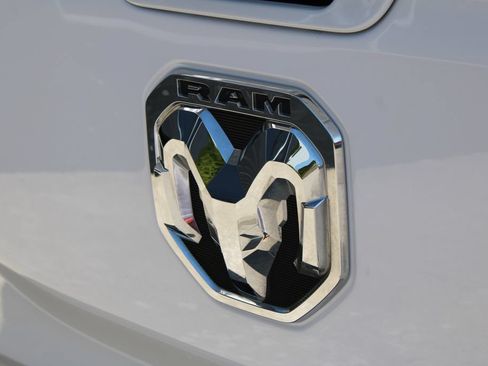 Used 2022 RAM 1500 Laramie AWD/4WD image 22