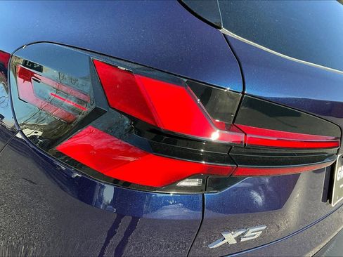 New 2026 BMW X5 xDrive50e image 13