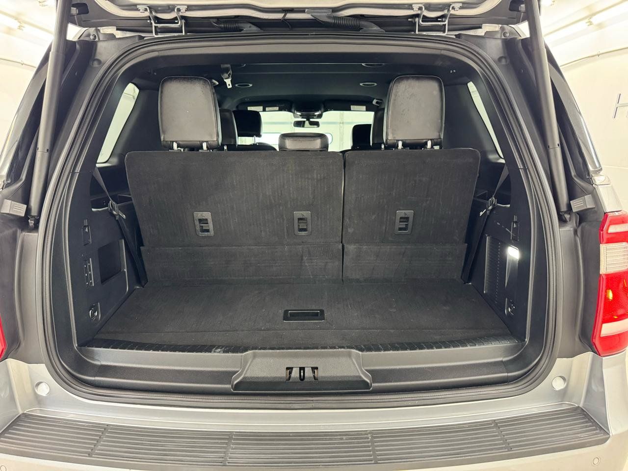 Used 2021 Ford Expedition XLT RWD image 6