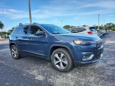 Used 2020 Jeep Cherokee Limited AWD/4WD image 2