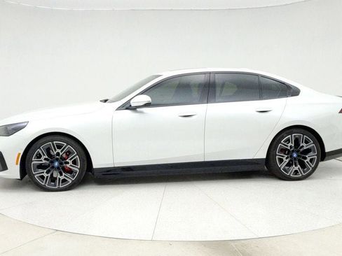 Used 2025 BMW i5 xDrive40 w/ M Sport Package image 8