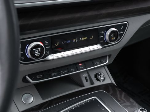 Used 2019 Audi Q5 Prestige image 15