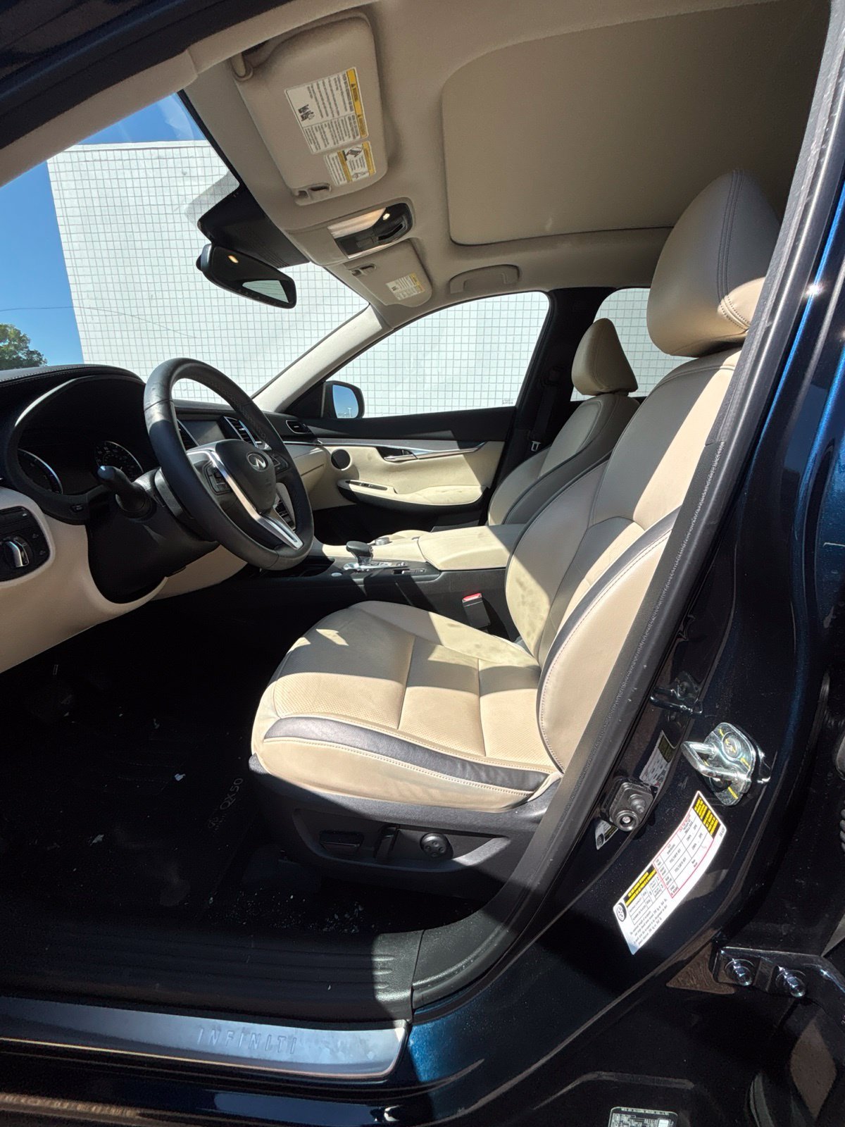 Used 2022 INFINITI QX50 Luxe w/ Cargo Package FWD image 3