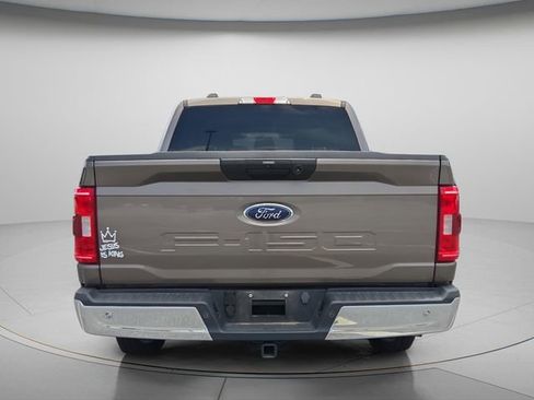 Used 2021 Ford F150 XLT w/ Trailer Tow Package RWD image 5