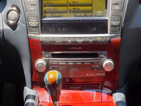 Used 2010 Lexus LS 460 w/ Luxury Value Edition RWD image 26