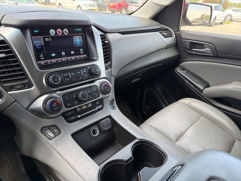 Used 2015 Chevrolet Suburban LT w/ Luxury Package AWD/4WD image 30