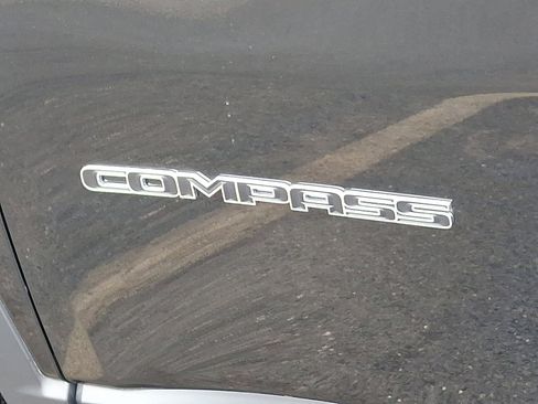 Certified 2022 Jeep Compass Limited image 29