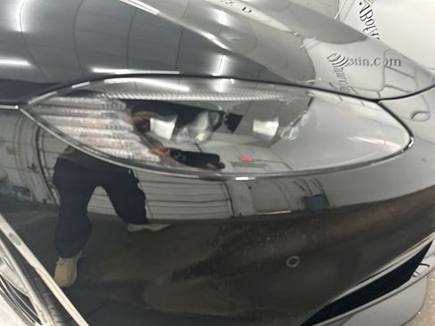 Used 2023 Aston Martin V8 Vantage Coupe RWD image 10